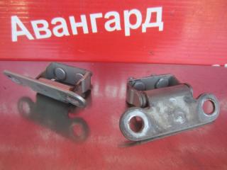 Кронштейн крышки багажника Corolla 2004 E120 3ZZ-FE