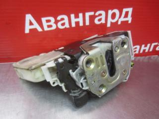 Замок двери передний правый Nissan Primera 1998