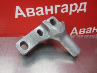 Запчасть кронштейн опоры двигателя правый Skoda Octavia 2002