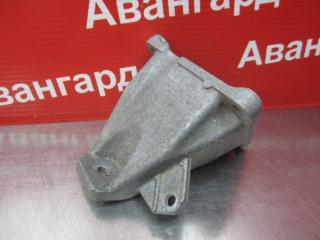 Кронштейн двигателя правый Audi A6 1999