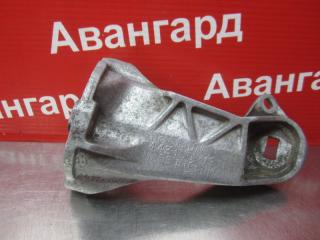 Кронштейн двигателя правый Audi 100 1987