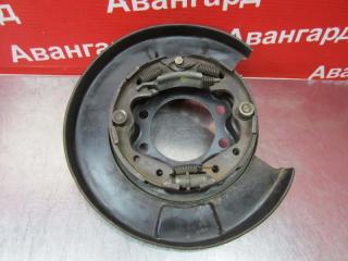 Опорный щит задний правый Nissan Cefiro 1990