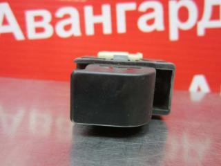 Кнопка стеклоподъёмника Nissan Bluebird 2001