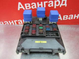 Блок предохранителей Nissan Bluebird 2001