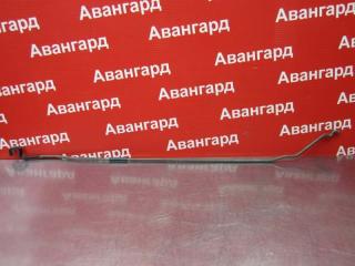 Стойка капота Nissan Bluebird 2001