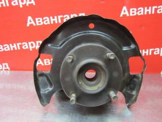 Кулак в сборе передний левый Nissan Bluebird 1998