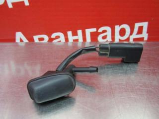 Форсунка омывателя Ford Focus 2012
