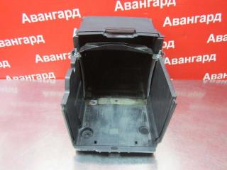Площадка под АКБ Ford Focus 2012