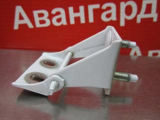 Запчасть кронштейн крышки багажника правый Ford Focus 2012