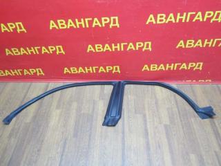 Запчасть уплотнитель левый Subaru Impreza 2003
