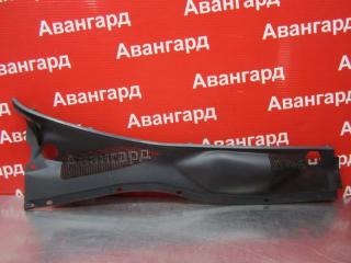 Запчасть жабо правое Toyota Cresta 1994