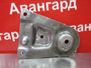 Фото запчасти кронштейн подрамника правый Volkswagen Passat 1997 Б/У запчасть Запчасть кронштейн подрамника правый Volkswagen Passat 1997