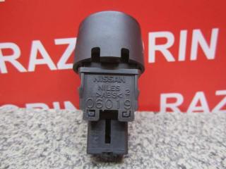 Кнопка аварийная FX35 2003 S50 VQ35DE Кнопка аварийная FX35 2003 S50 VQ35DE