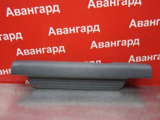 Запчасть накладка порога передняя левая Toyota Vitz 2001