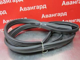 Уплотнитель двери передний Ford Mondeo 1997 Б/У Уплотнитель двери передний Ford Mondeo 1997