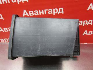 Запчасть крышка воздушного фильтра Nissan Liberty 1999
