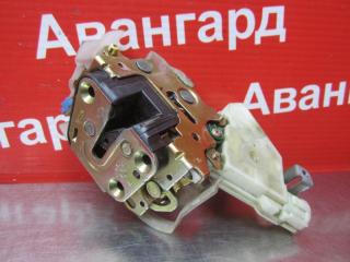 Замок двери передний левый Nissan Sunny 2000