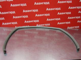 Уплотнитель двери задний правый Mazda Demio 2001