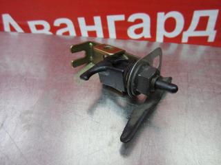 Замок лючка топливного бака Mazda Demio 2001