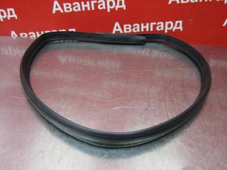 Уплотнитель Mazda Demio 2001