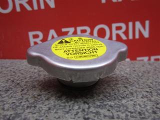 Крышка радиатора Mitsubishi Carisma 1998