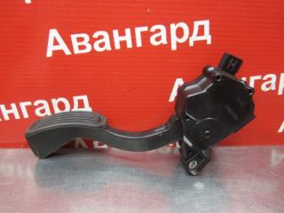 Педаль газа Toyota Camry 2011