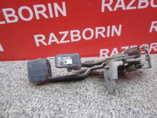 Запчасть рычаг открывания багажника бензобака Toyota Corsa 1992