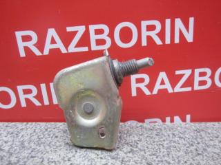 Фото запчасти замок лючка топливного бака Toyota Sprinter 1994 Б/У запчасть Запчасть замок лючка топливного бака Toyota Sprinter 1994