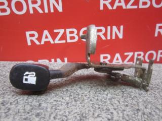 Запчасть рычаг открывания лючка топливного бака Kia Cerato 2006