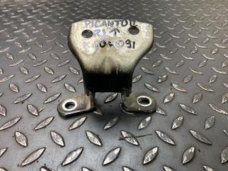 Фото запчасти петля двери задняя левая Kia Picanto 2009 Б/У запчасть Запчасть петля двери задняя левая Kia Picanto 2009