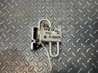 Фото запчасти петля двери передняя правая Skoda Octavia 2008 Б/У запчасть Запчасть петля двери передняя правая Skoda Octavia 2008