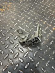 Запчасть петля двери передняя левая Ford Focus 2011