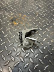 Запчасть петля двери задняя правая Ford Focus 2011