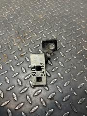 Запчасть петля двери передняя левая Opel Corsa 2006-2013