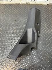 Запчасть обшивка стойки нижняя задняя правая Ford Focus 2011