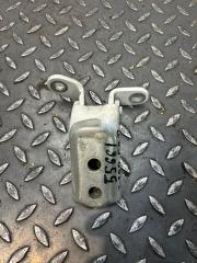 Запчасть петля двери передняя правая Toyota Avensis 2003-2008