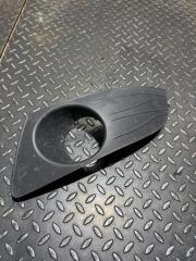 Фото запчасти рамка противотуманной фары левой передняя левая Renault Logan 2010 Б/У запчасть Запчасть рамка противотуманной фары левой передняя левая Renault Logan 2010