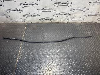 Уплотнительная резинка передняя Renault Logan 2010