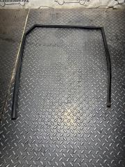 Уплотнительная резинка задняя левая Mazda 3 2008