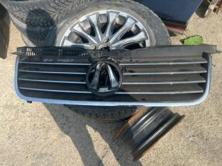 Запчасть решетка радиатора Volkswagen Passat 2000-2006
