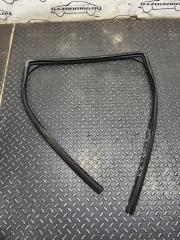 Уплотнительная резинка задняя правая Mitsubishi Outlander 2008