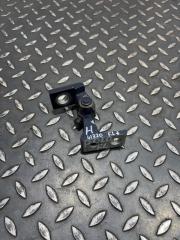 Запчасть петля двери передняя левая Volkswagen Polo 2014