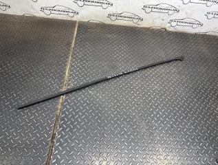 Уплотнительная резинка передняя правая Lada Vesta Cross 2023