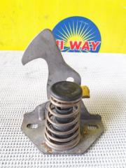 Запчасть замок капота BMW 120i