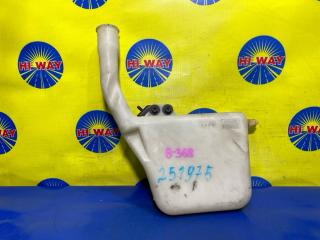 БАЧОК ОМЫВАТЕЛЯ TOYOTA NADIA 2001