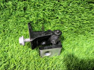 Запчасть петля двери передняя левая AUDI A4 2013