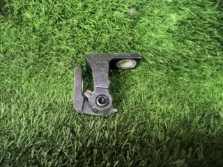 Петля двери левая VOLKSWAGEN TIGUAN 2009