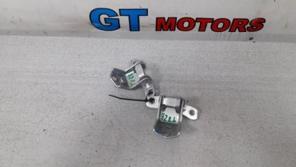 Петля (Шарнир дверной) задняя левая Mazda Atenza 2005