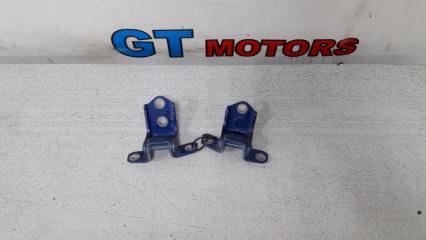 Петля (Шарнир дверной) задняя правая Mazda Atenza 2004