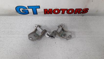 Петля (Шарнир дверной) передняя правая Mazda Demio 2004